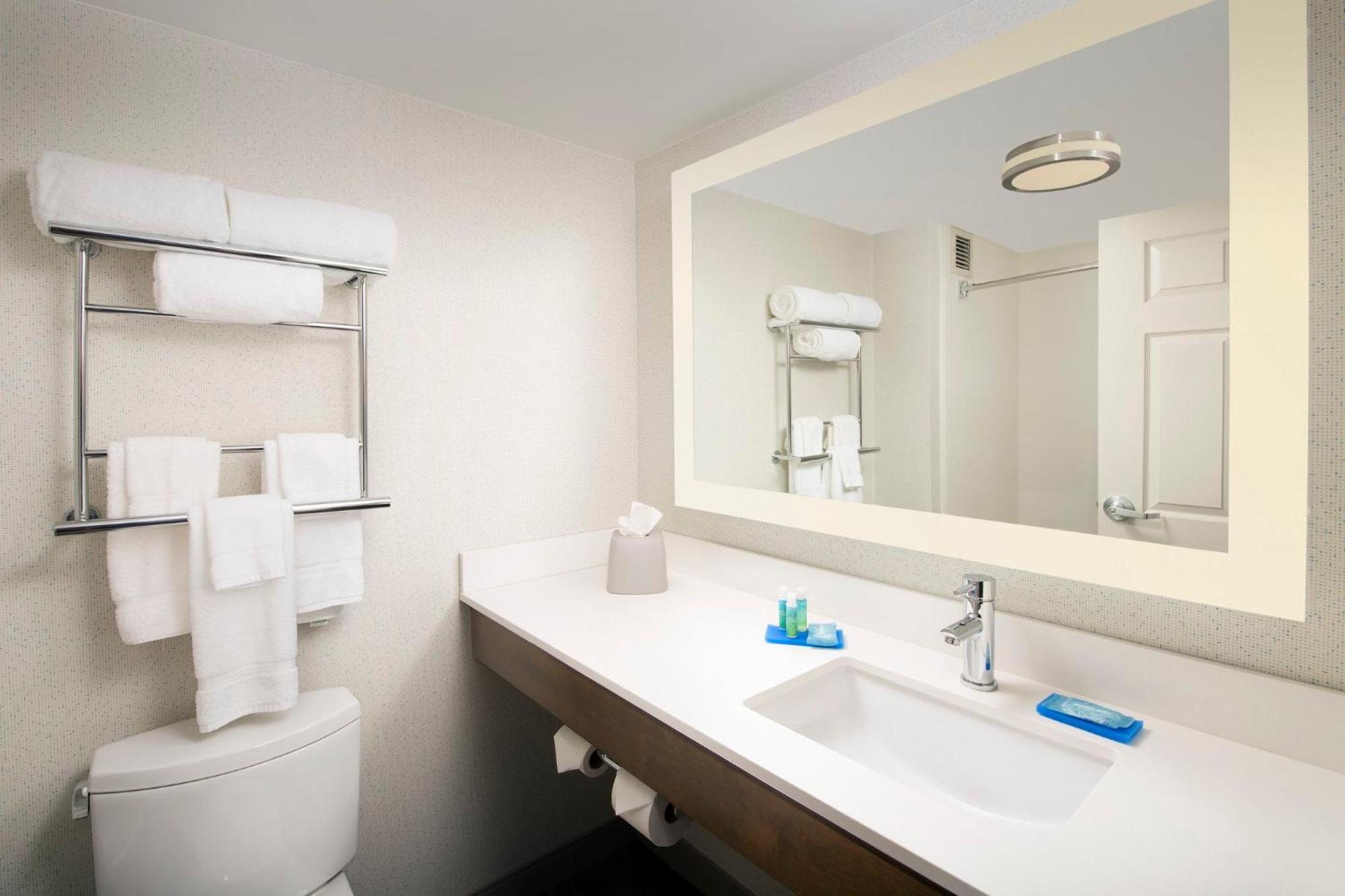 Holiday Inn Express & Suites Baltimore - BWI Airport North By Ihg Linthicum Dış mekan fotoğraf
