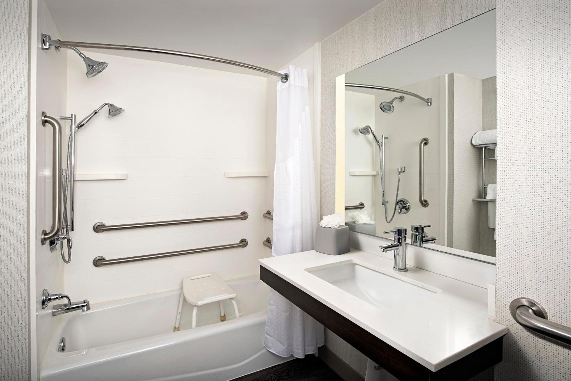 Holiday Inn Express & Suites Baltimore - BWI Airport North By Ihg Linthicum Dış mekan fotoğraf